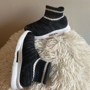 Black sock sneaker